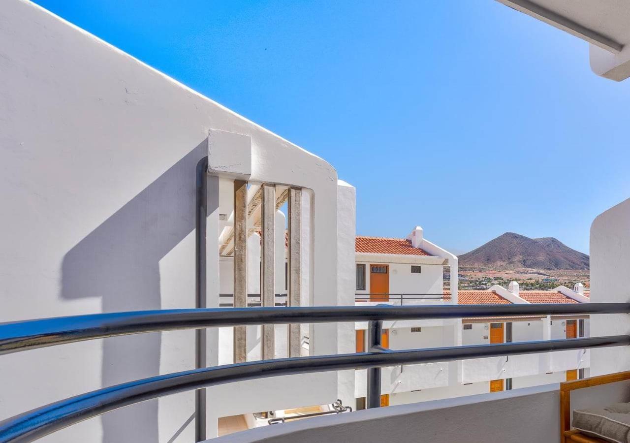 Stylish Flat And Pool With 3 Rooms, Sleeps 6, Los Cristianos Los Cristianos  Exterior photo